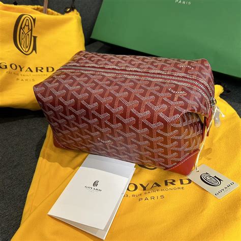 goyard wash bag men's.